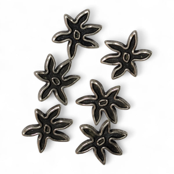 24mm Antique Silver Metal Flower Buttons